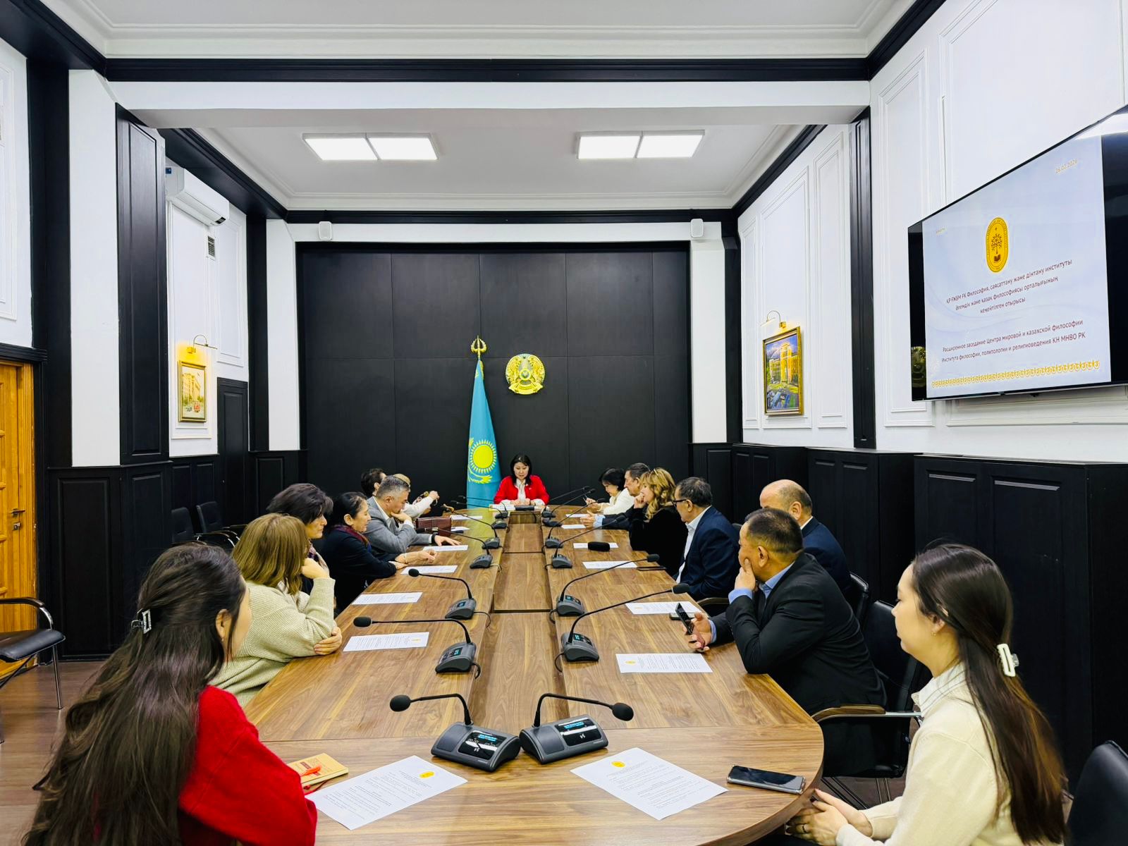 Магистранты КазНУ почтили память академика Абдималика Нысанбаева